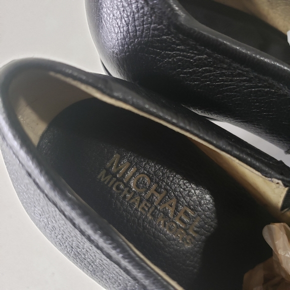 Michael Kors Penelope Bootlet - Picture 5 of 7
